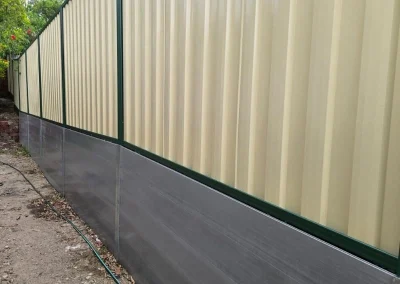 Colorbond fence and concrete retaining wall Woodridge
