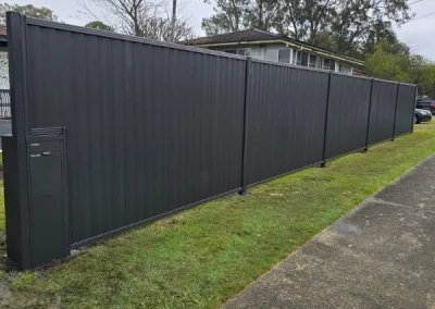 Colorbond fence builder Logan Central